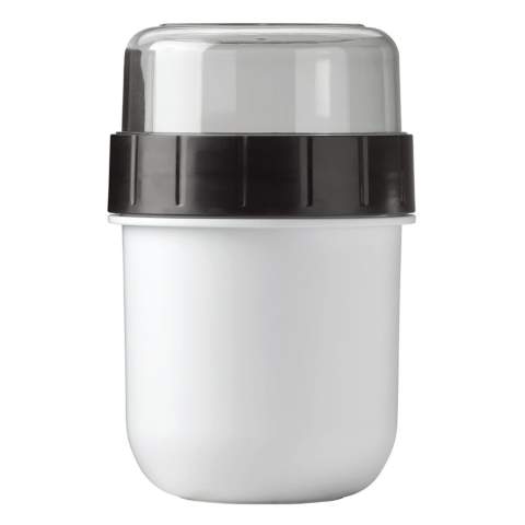 Ideale beker met twee compartimenten. De grote drinkbeker voor uw yoghurt of soep en het kleine compartiment voor de muesli, fruit of croutons. Zo blijft alles heerlijk vers en knapperig.