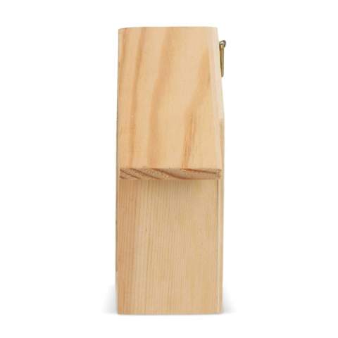 Wir stellen unsere Bienenstation vor - ein charmantes, hausförmiges Refugium für unsere Bestäuberfreunde. Sie ist aus Holz gefertigt und bietet Bienen Unterschlupf und Unterstützung und fördert die Artenvielfalt und umweltbewusste Gartenarbeit.