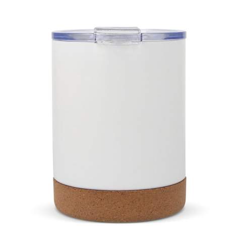 Voici "Lena", une tasse en T-ceramic de 350 ml avec un fond en liège. Un choix élégant et écologique pour vos boissons en déplacement. L'intérieur en céramique offre de nombreux avantages, notamment un nettoyage facile, l'élimination des odeurs et des résidus de goût après le lavage et une isolation thermique supérieure. Fabriqué en acier inoxydable recyclé à 90 %.