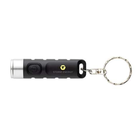 Per USB wiederaufladbare Schlüsselanhänger-Taschenlampe hergestellt aus RCS recyceltem ABS.  Die 1-LED-Schlüsselanhänger-Taschenlampe hat durch den 155mAh Akku eine Laufzeit von bis zu 3 Stunden mit einer einzigen Ladung. Wenn der Akku leer ist, kann er einfach über den Type-C-Eingang wieder aufgeladen werden. Die Taschenlampe verfügt über 3 Leuchtmodi (stark, mittel und blinkend) und hat eine Reichweite von bis zu 10 Metern. Verpackt in FSC-Mix-Kunststoffbox. Gesamter recycelter Inhalt: 33%, bezogen auf das Gesamtgewicht des Artikels. Die RCS-Zertifizierung gewährleistet eine vollständig zertifizierte Lieferkette der recycelten Materialien. PVC-frei. Inklusive Type-C Ladekabel aus recyceltem TPE.<br /><br />Lightsource: LED<br />LightsourceQty: 1<br />PVC free: true