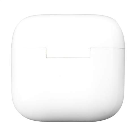 True wireless écouteurs sans fil de nouvelle génération, dans un boîtier de charge fabriquée en ABS recyclé. Ces écouteurs utilisent la technologie BT 5.1 pour une connexion fluide. Les écouteurs disposent d'une batterie de 30 mAh et ne prennent, lorsqu'ils sont placés dans le boîtier de charge de 200 mAh, qu'une heure pour se charger. La technologie de couplage automatique se traduit par une excellente reproduction sonore et un parfait réglage du volume par contrôle tactile. Passez facilement des appels téléphoniques en mode mains libres et écoutez de la musique sans avoir de câbles qui vous gênent. La connexion a une portée de 10 mètres. Comprend un câble de charge de type C sans PVC et un mode d'emploi. Certifié RCS. Matière recyclée totale : 62,5%. Par pièce dans une boîte.