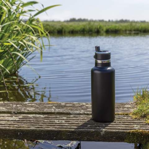 The ultimate stainless steel bottle for on-the-go. With drinking spout. Keeps your drink warm for up to 5 hours or cold for up to 15 hours. Made with RCS (Recycled Claim Standard) certified recycled materials. RCS certification ensures a completely certified supply chain of the recycled materials. Total recycled content: 83% based on total item weight. BPA free. Capacity 600ml. Including FSC®-certified kraft packaging.<br /><br />HoursHot: 5<br />HoursCold: 15