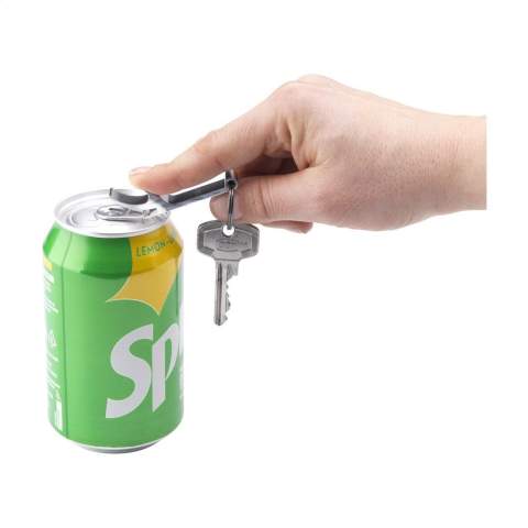 Porte-clés avec décapsuleur léger en aluminium recyclé. Certifié GRS. Matière recyclée totale : 79%.     L'utilisation d'aluminium recyclé permet de réduire le nombre de nouvelles matières premières utilisées pour la fabrication de ce produit. Cela signifie moins de consommation d'énergie et moins d'utilisation d'eau.