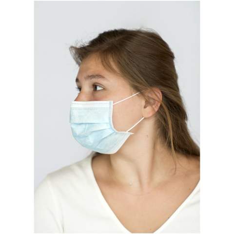 Graid-Schutz. Typ IIR Gesichtsmaske mit 3 Schichten. Gesichtsmaske mit weichem und starkem elastischen Band für die Ohren und Nasenklemme sorgt für eine gute Passform. Die Maske hat eine hohe bakterielle Filtration. Die Einwegmaske wird für die allgemeine Bevölkerung und medizinisches Fachpersonal empfohlen, um Kreuzkontamination zu reduzieren. Schutz vor und Minimierung des Infektionsrisikos. Bietet Komfort durch atmungsaktives Material, das die Haut nicht reizt. CE-Gekennzeichnet gemäß EU-Richtlinie über Medizinprodukte 93/42 / EWG, Anhang V.3&Vii, Regel 1 Klasse 1. Typ IIR nach EN 14683:2019 zugelassen. Wir garantieren Bakterienfiltereffekt (BFE) von 98% und Spritzfestigkeit.  Biokompatibilität getestet. Nur in 50er Einheiten erhältlich (Mindestbestellmenge 50 Stück). Verpackt in einer Box, 10 x 8 x 19 cm.