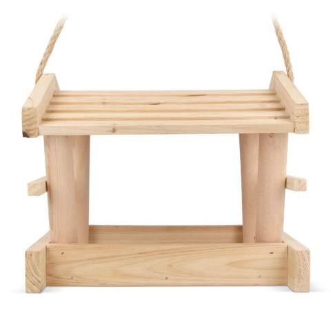 Verfraai je tuin met onze FSC-gecertificeerde houten vogelvoederbak. Duurzaam gemaakt, een stijlvolle toevoeging die gevederde vrienden verwelkomt.