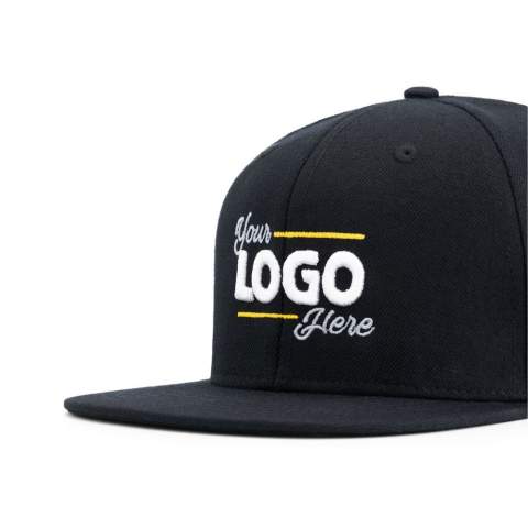 Your outfit is truly complete with this cool, high profile cap from our retail line. The cap has six panels, a flat peak and a high fit. Complete the street look with a colourful transfer or embroidery on the front. 