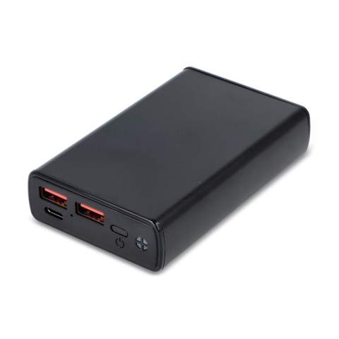 Ce powerbank de 10 000 mAh offre une alimentation électrique et des sorties multiples : deux ports USB-A (12V-1,5A max chacun) et un port Type-C (12V-1,67A max). Il offre une protection contre les surcharges, les décharges excessives, les courts-circuits et les surtensions pour une charge sûre, garantissant une alimentation rapide et efficace de vos appareils.