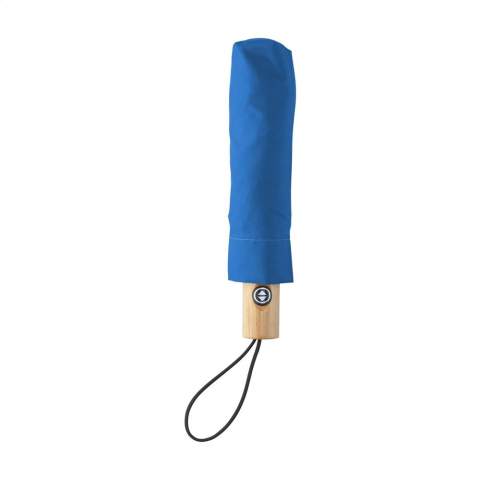 WoW! Parapluie pliable avec mécanisme d'ouverture et de fermeture automatique. Livré avec une toile en polyester pongé RPET 190T. Ce parapluie dispose également un cadre et un manche en acier inoxydable, d'une poignée en bois, d'une boucle de transport élastique et d'une fermeture Velcro. Dim. plié : Ø 6 x 28,5 cm. Certifiée-RCS. Matière recyclée totale : 16%.