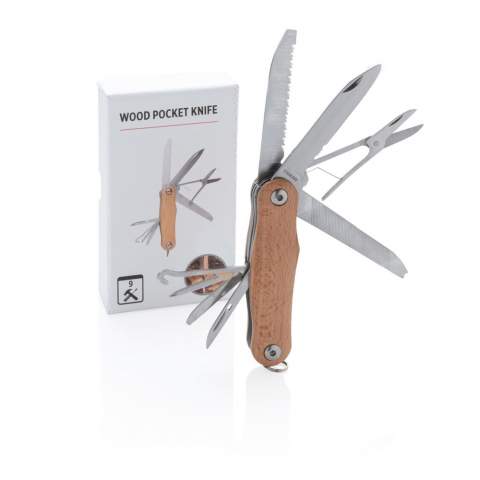 Couteau de poche compact et robuste en bois de hêtre avec 9 fonctions. Les outils en acier inoxydable sont: Couteau, lame dentelé, ciseaux, lime, scie, dégorgeoir, outil de couture, tournevis cruciforme, tournevis plat. Emballé dans une boîte cadeau.