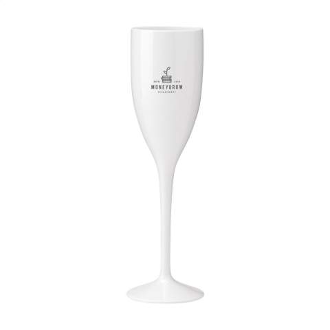 Wiederverwendbares, luxuriöses Champagneglas aus Polycarbonat. Nahezu unzerbrechlich. Das Kunststoffglas hat ein schickes, festliches Aussehen und ist ein beliebter Blickfang bei Veranstaltungen, Hochzeiten und Gartenpartys. Um den Aufdruck zu erhalten, wird Waschen von Hand empfohlen. Fassungsvermögen 150 ml. Made in Europe.
