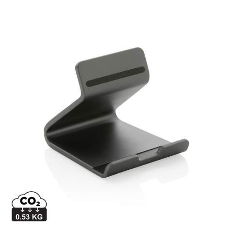 Aluminium phone stand made with RCS (Recycled Claim Standard) certified recycled aluminium and TPU. Total recycled content: 100% based on total item weight. RCS certification ensures a completely certified supply chain of the recycled materials. Aluminium does not lose its characteristics in the recycling process and can be recycled endlessly. Compatible with all phone sizes and tablets. Packed in FSC® mix packaging.<br /><br />PVC free: true