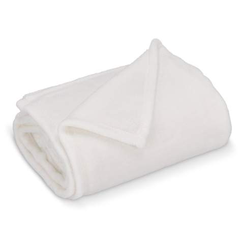 Améliorez votre confort avec cette couverture en polaire corail ultra-douce. Parfaite pour se détendre à la maison pendant les mois froids de l'hiver. Entièrement personnalisable grâce à l'impression par sublimation de couleurs vives, elle est aussi attrayante que fonctionnelle. Cette couverture certifiée OEKO-TEX® est un choix durable.