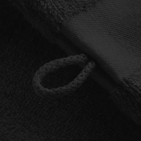 Complétez votre salle de bains avec ce gant de toilette fonctionnel aux couleurs vives. Pour tous les jours. En ring-spun et donc plus duveteux et résistant que d’autres gants de toilette. Comprend une bande de 4 cm. Broderies et impressions sur demande.
