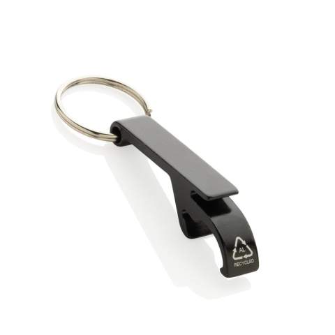 Sterke fles- en blikopener-sleutelhanger gemaakt van RCS-gerecycled aluminium. Totaal gerecycled materiaal: 79% op basis van het totale gewicht van het item. RCS-certificering zorgt voor een volledig gecertificeerde toeleveringsketen van de gerecyclede materialen. Verpakt in papieren zak.