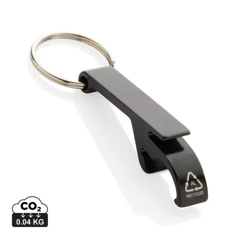 Sterke fles- en blikopener-sleutelhanger gemaakt van RCS-gerecycled aluminium. Totaal gerecycled materiaal: 79% op basis van het totale gewicht van het item. RCS-certificering zorgt voor een volledig gecertificeerde toeleveringsketen van de gerecyclede materialen. Verpakt in papieren zak.