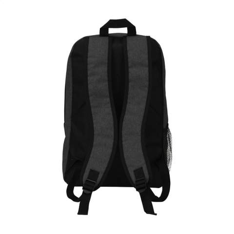Sac à dos en polyester 600D / 300D. Avec grand rangement principal, poche frontale avec fermeture à glissière, poche en filet, sangles d'épaule réglables  en maille rembourrée, dos rembourré et boucle de suspension.