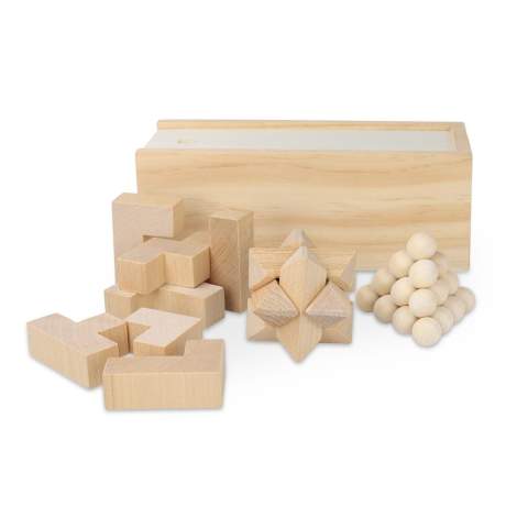 Dieses nachhaltige Set enthält drei spannende Denkspiele: ein Sternenpuzzle, ein Pyramidenpuzzle und ein 3D-Würfelpuzzle, die alle aus FSC-Holz gefertigt sind. Sie sind in einer FSC-Holzbox verpackt und eignen sich ideal zur Förderung der Problemlösungsfähigkeiten.