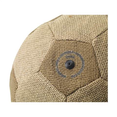 Football (Ø 21,6 cm) de la première gamme au monde d'équipements de plage et de sports de plein air fabriqués à partir de plantes. Une combinaison de jute et de caoutchouc naturel.    Waboba utilise des matériaux respectueux de l'environnement et reverse une partie de ses bénéfices à des organisations engagées dans la protection et la préservation de l'environnement. NOTE: Il n'est pas possible d'imprimer ce produit. Ce produit est uniquement livré sans impression. Chaque article est fourni dans une boite individuelle en papier kraft marron.