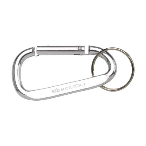 WoW! Karabijnhaak van gerecycled aluminium met metalen sleutelring (niet geschikt voor klimmen). GRS-gecertificeerd. Totaal gerecycled materiaal: 81%.     Door het gebruik van gerecycled aluminium worden er minder nieuwe grondstoffen gebruikt tijdens de productie van dit product. Dit betekent minder energieverbruik en minder gebruik van water.