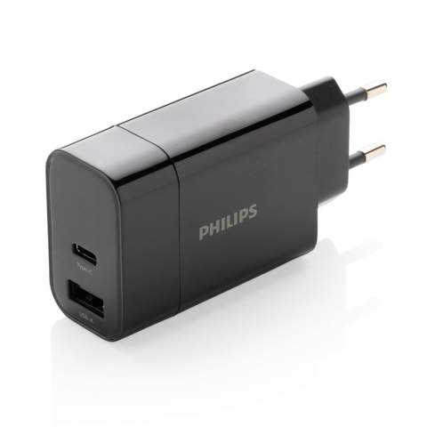 Philips supersnelle 30W adapter. De oplader wordt geleverd met USB 2A-uitgang en een type C-uitgang die snel opladen van de stroomvoorziening ondersteunt. Hiermee kunt u uw mobiele apparaat in minder dan een uur opladen als het PD-opladen ondersteunt. Ingang 100-240V; Type-C-uitgang (PD): 5V/3A,9V/2A,12V/1.5A; USB-uitgang: 5V/2,4A (max12W) Totaal vermogen: 30W. Verpakt in Philips geschenkdoos.