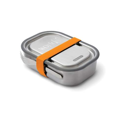 De eerste echt lekvrije roestvrijstalen lunchbox. Het is een 3-in-1, multifunctionele lunchbox waarmee je je lunch kunt vervoeren, gerechten in de oven kunt bereiden en zelfs voorgekookte maaltijden in de vriezer kunt bewaren. Dit ontwerp is gemaakt van duurzaam roestvrij staal en is perfect om uw culinaire creaties in stijl mee te nemen. Het grijpt terug op de vintage leger- of kampeerkantines van weleer, maar heeft een moderne, minimalistische uitstraling die mooi zal verouderen. Het siliconen ventiel zorgt voor een veilige, vacuümdichte sluiting, dankzij de schuifverdeler kun je de inhoud gemakkelijk scheiden en voor het gemak zijn de vork en de houder toegevoegd.