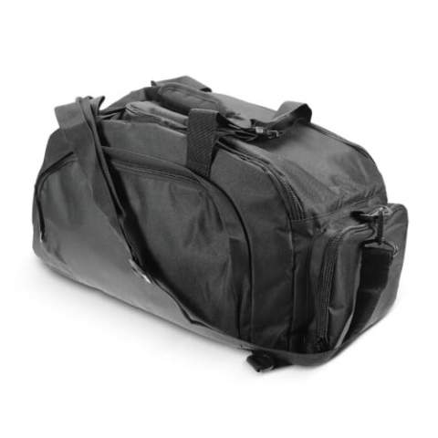 Découvrez le sac à dos polyvalent Karolinska R-PET Sports Backpack, qui n'est pas seulement un sac de sport mais aussi un sac à dos, ce qui en fait le compagnon écologique idéal pour les aventures actives. Restez organisé et durablement stylé lors de vos déplacements.