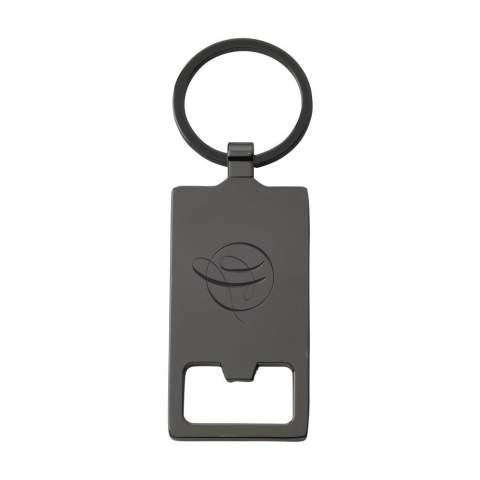 Porte-clés avec décapsuleur. Avec un manche en bois dur et un ouvre-porte en alliage de zinc. Attaché à un porte-clés en métal robuste. Chaque article est  fourni dans une enveloppe individuelle en papier kraft marron.