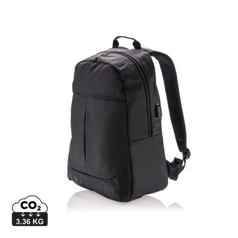 Bleiben Sie immer und überall verbunden mit diesem funktionalen 15’’ Zoll Laptop-Rucksack aus 600D Polyester mit USB-Anschluss. Schließen Sie einfach eine Powerbank an dem USB Input an und laden Sie Ihre Geräte am seitlichen USB Output auf!<br /><br />FitsLaptopTabletSizeInches: 15.0<br />PVC free: true