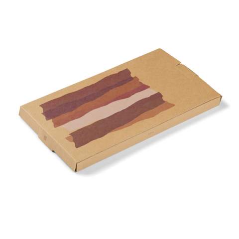 Das Servierbrett ist aus FSC®-zertifiziertem Akazienholz gefertigt. Die organische Form und die winkelförmigen Kanten erleichtern das Greifen des Brettes von einer ebenen Fläche aus. Jedes Brett ist ein Unikat mit seiner eigenen, unverwechselbaren Maserung und natürlichen Farbvariationen. Perfekt für die Präsentation von Käse, Crackern, Obst oder anderen leckeren Snacks. Damit die Bretter über Jahre hinweg wie neu aussehen, empfehlen wir, sie nur von Hand zu waschen.
