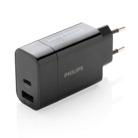 Philips supersnelle 30W adapter. De oplader wordt geleverd met USB 2A-uitgang en een type C-uitgang die snel opladen van de stroomvoorziening ondersteunt. Hiermee kunt u uw mobiele apparaat in minder dan een uur opladen als het PD-opladen ondersteunt. Ingang 100-240V; Type-C-uitgang (PD): 5V/3A,9V/2A,12V/1.5A; USB-uitgang: 5V/2,4A (max12W) Totaal vermogen: 30W. Verpakt in Philips geschenkdoos.