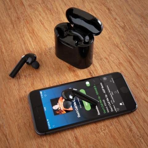 Ultimate freedom with these true wireless earbuds in charging case. The earbuds have a 35 mAh battery and can be re-charged in the 400 mAh charging case within 1 hour. Easy to pair with your mobile device to listen to your favorite music. Play time on medium volume about 2 hours. With BT 5.0 for optimal connection. Operating distance up to 10 metres. with mic. Including 3 size eartips. ABS material.<br /><br />HasBluetooth: True