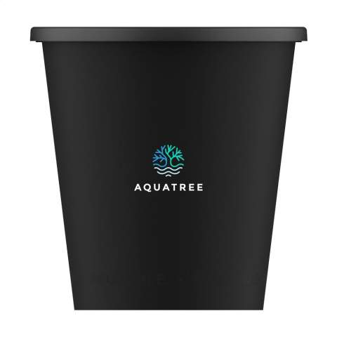 Wiederverwendbarer Trinkbecher aus biobasiertem Material aus erneuerbaren Quellen. Dieser Becher ist hervorragend geeignet als Standard-Mehrwegbecher. Passt unter fast jede Kaffeemaschine. Mit Deckel, um den Kaffee länger heiß zu halten und ihn mitzunehmen. Sowohl Becher als auch Deckel sind stapelbar. 100% recycelbar und BPA-frei. Dieses Produkt ist spülmaschinenfest. Um den Aufdruck zu erhalten, wird Waschen von Hand empfohlen.  Fassungsvermögen: 200 ml. Made in Germany.