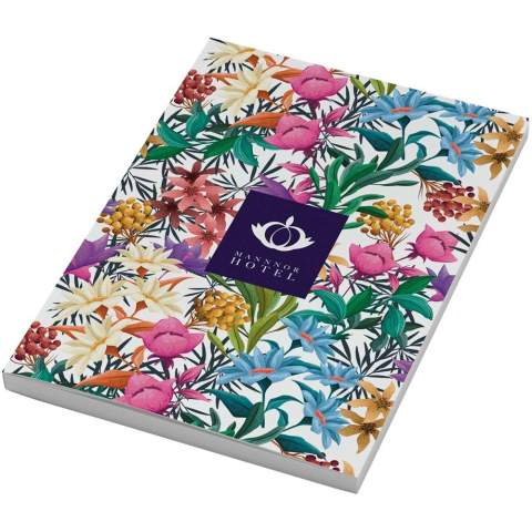 De Novella Austen A5 softcover notitieboek is een fantastisch cadeau voor liefhebbers van schrijfwaren, dankzij zijn veelzijdigheid. Het notitieboek bevat 100 vellen papier van 80 g/m². De vellen zijn standaard blanco, maar je kunt ook een ontwerp naar keuze toevoegen, zoals lijnen, ruiten of je eigen gepersonaliseerde ontwerp. De kaft is gemaakt van 320 g/m² karton en is verkrijgbaar in verschillende kleuren. Voor een echt "wow-effect" kun je bovendien de hele kaft (voor-, achterzijde en rug) voorzien van een fullcolour bedrukking. Gemaakt in het Verenigd Koninkrijk.