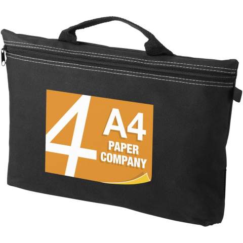 Le sac de conférence Orlando est un produit qui, grâce à sa grande surface d'impression, peut facilement voler la vedette à toute conférence, salon ou autre événement. Orlando est fabriqué en polyester 600D solide et polyvalent, se ferme et s'ouvre à l'aide d'une fermeture zippée et dispose d'une boucle de stylo pratique à l'extérieur du sac. Il offre suffisamment d'espace pour stocker des papiers jusqu'au format A4 et, en outre, le sac est facile à transporter grâce à sa poignée.   
 