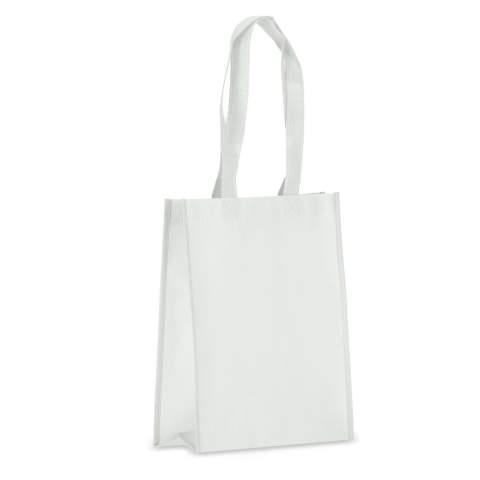Draagtas gemaakt van 70% gerecycled gelamineerd non-woven materiaal. Voorzien van stevige gestikte handvatten, ideaal voor dagelijks gebruik. Het duurzame alternatief voor gelamineerde non-woven tassen.
