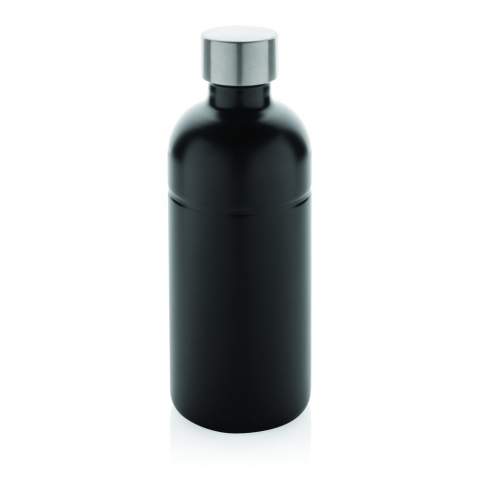 This Soda bottle is made from recycled stainless steel and is perfect for everyday carrying and hydration. The unique design even enables you to use it for carbonated drinks and it is guaranteed leakproof. Made with RCS (Recycled Claim Standard) certified recycled materials. RCS certification ensures a completely certified supply chain of the recycled materials. Total recycled content: 85% based on total item weight. BPA free. Capacity 800ml. Including FSC®-certified kraft packaging. Registered Design®.