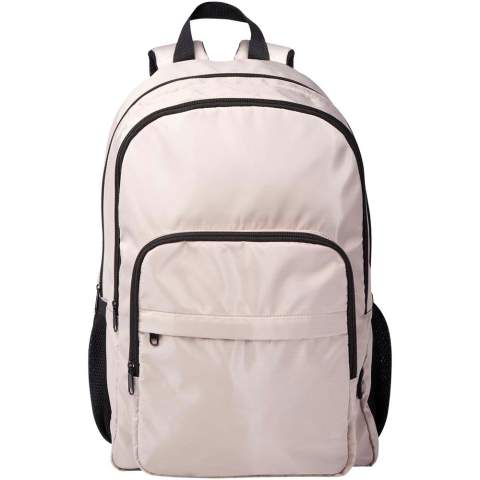 Le sac à dos Trend Plus est fabriqué avec un tissu doux et infroissable, recyclé et certifié GRS, et une doublure RPET de qualité. Le sac à dos comprend un compartiment pour ordinateur portable de 15'', un compartiment d'organisation, des poches avant zippées, des poches latérales en maille filet et un dos en filet aéré avec une sangle pour trolley. Bretelles réglables pour un confort optimal. Capacité : 20 litres. Capacité de charge maximale de 10 kg. Sans PVC. 