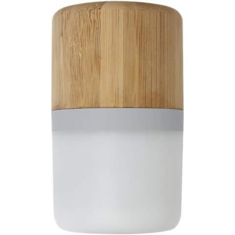 De bamboe Bluetooth® 350 mAh speaker met licht is een kleine speaker met een geweldige geluidskwaliteit in combinatie met een licht dat oplicht wanneer muziek wordt afgespeeld. Biedt tot 2 uur gebruik bij maximaal volume. Bluetooth® versie 5.0 met werkbereik tot 10 meter. Wordt geleverd in een gerecyclede geschenkverpakking en een Type C oplaadkabel.