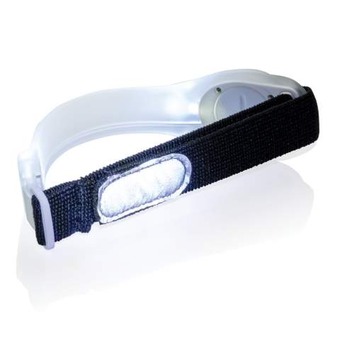 Sangle de sécurité avec LED intégrée. Passez-la autour du bras et vous serez nettement plus visible durant vos activités nocturnes à l’extérieur.<br /><br />Lightsource: LED<br />LightsourceQty: 1