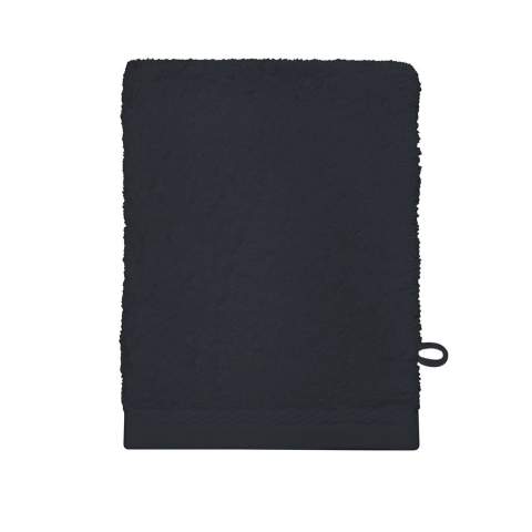 Der Waschlappen T1-WASH Washcloth Anthrazit ist ideal für jeden Körper.<br />Durch die gekämmte Baumwolle trocknet der Stoff schnell.<br />Die Stoffstärke von 500 gr/m² saugt gut auf und ist sehr weich.<br />Dieser Artikel ist von den wunderschönen Farben Lateinamerikas inspiriert.<br />Wählen Sie aus den vielen verfügbaren Farben.