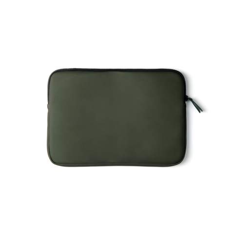 Elegante Laptop-Tasche, die Ihren Computer vor Beschädigungen und Nässe schützt. Aus einem leichten, wasserabweisenden Nubuk-PU-Gewebe mit eleganter matter Außenseite und Innenfutter aus leichtem Synthetik-Gewebe gefertigt. Geeignet für Laptops bis zu 14 Zoll. Bitte beachten Sie, dass die Bildschirmmaße nicht mit den Maßen des gesamten Computers übereinstimmen.<br /><br />FitsLaptopTabletSizeInches: 14.0