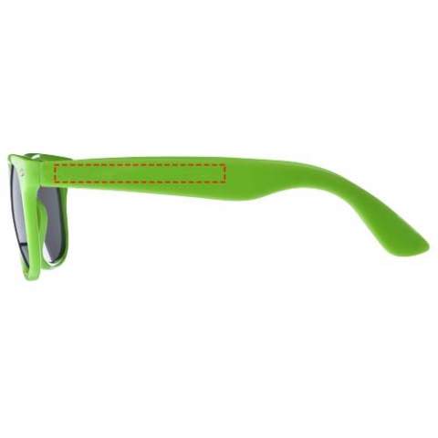 These retro-designed sunglasses are the ideal promotional giveaway during summer festivals, events or other sunny outdoor activities. This eyewear conforms to EN ISO 12312-1, has UV400 lenses which are rated as Category 3, making it the perfect choice for protection against bright sunlight. Thanks to the PC plastic material, the sunglasses are lightweight and comfortable to wear.