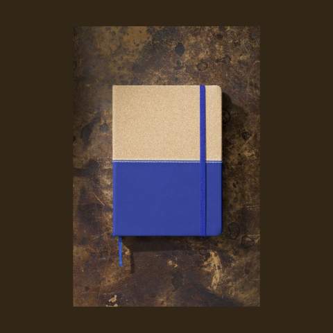 Carnet de notes de style duo en liège et en imitation cuir d'un format pratique avec environ 72 feuilles / 144 pages de papier (70 g/m²) lignées de couleur crème et fermeture par élastique.
