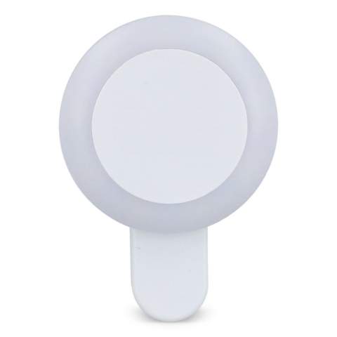 
Améliorez vos selfies avec cette lampe LED fabriquée en ABS+PC recyclé. Dotée de LED ultra-blanches, de trois niveaux de luminosité, elle se clipse facilement sur n'importe quel téléphone ou tablette pour réaliser les meilleurs selfies à tout moment et en tout lieu. Câble de charge USB-C à USB-C de 20 cm inclus.
