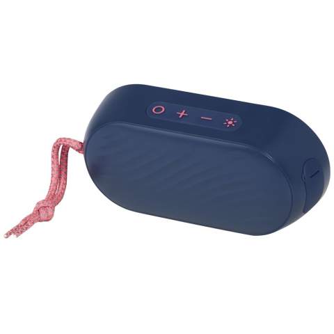 Krachtige 7 W IPX6 gecertificeerde draadloze speaker met RGB sfeerlicht die perfect is voor buitenactiviteiten zoals een picknick, barbecue en strand- of zwembadfeest. De ingebouwde batterij van 1500 mAh zorgt voor een afspeeltijd tot 4 uur op maximaal volume met RGB sfeerlicht aan. Bluetooth® 5.1 met afstand tot 10 meter. Ingebouwde microfoon, ophaalfunctie en spraakassistent voor handsfree bediening. De speaker heeft een AUX-aansluiting en een TF-kaartsleuf (kaart niet inbegrepen). Geleverd in een geschenkverpakking.