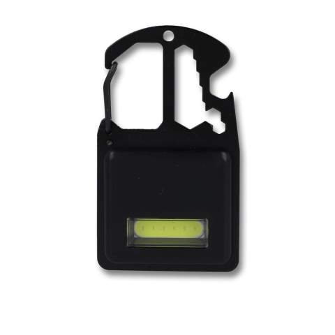 Cet outil pratique, de poche et multifonctionnel s'accroche à votre sac ou à votre ceinture, ou, grâce à l'aimant, se fixe à n'importe quelle surface en acier et vous permet d'utiliser la lampe en gardant les mains libres. Cet outil comprend cinq fonctions supplémentaires : décapsuleur, clé à écrou, lampe COB, tournevis cruciforme et tournevis à tête plate.