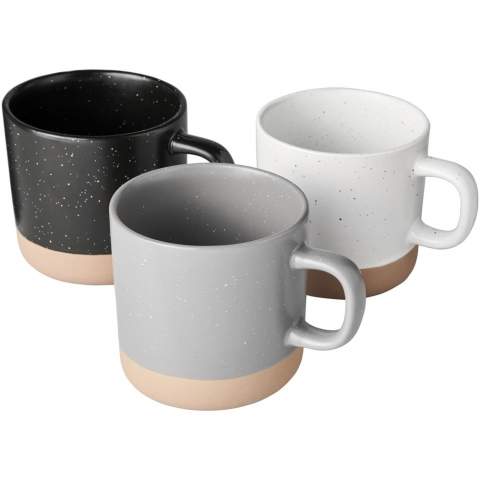 Ceramic mug with unglazed bottom. Dishwasher safe in accordance with EN12875-1 (at least 125 washing cycles) for all decoration methods. Volume capacity is 360 ml. Presented in a white gift box.