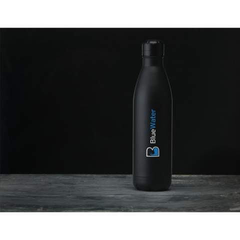 WoW! Double-walled, leak-proof water bottle/thermo bottle made from recycled stainless steel. Vacuum-insulated. Suitable for maintaining the temperature of cold or hot water. RCS-certified. Total recycled material: 86%. Capacity 750 ml.