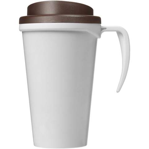 Doppelwandiger Isolierbecher mit aufschraubbarem, auslaufsicherem Deckel und integriertem Griff. Die äußere Schicht des Bechers ist aus recyceltem Kunststoff hergestellt. Der Becher verfügt über ein vollfarbiges, umlaufendes Design, das an das Produkt angepasst ist – für Strapazierfähigkeit und Haltbarkeit. EN12875-1 konform; spülmaschinen- und mikrowellenfest. Das Fassungsvermögen beträgt 350 ml. Mischen und kombinieren Sie Farben, um Ihren perfekten Becher zu kreieren. Kontaktieren Sie den Kundendienst für weitere Farboptionen. Hergestellt in Großbritannien. Präsentiert in einer weißen Geschenkschachtel. Mindestabnahmemenge 50 Stück. BPA-frei.