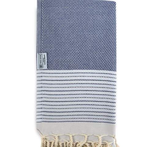 This exclusive hammam towel is ideal to give as a gift or to pamper yourself with a luxurious bathroom set. This item is available in 4 beautiful colors. Drying has never been so nice! Our hammam towels are made of the best cotton. This makes them ideal to use as, for example, a bath towel or as a sauna towel due to the high moisture absorption. The hammam towels are also widely used indoors, for example in the bathroom. Comes with matching pendant.